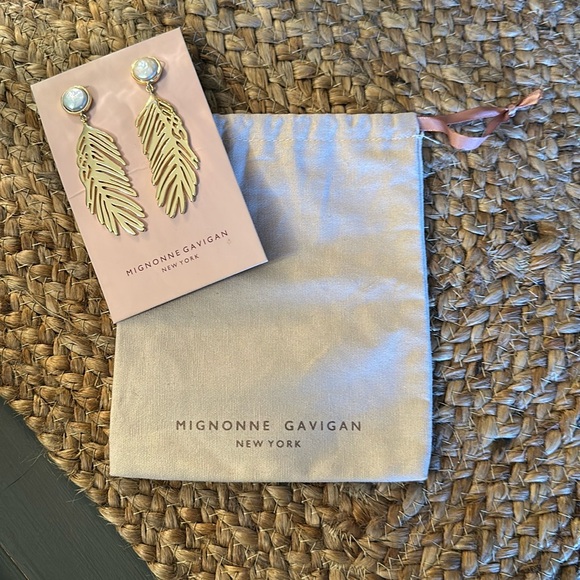 Mignonne Gavigan Cooper Pearl Palm Earrings NWOT - Picture 10 of 10